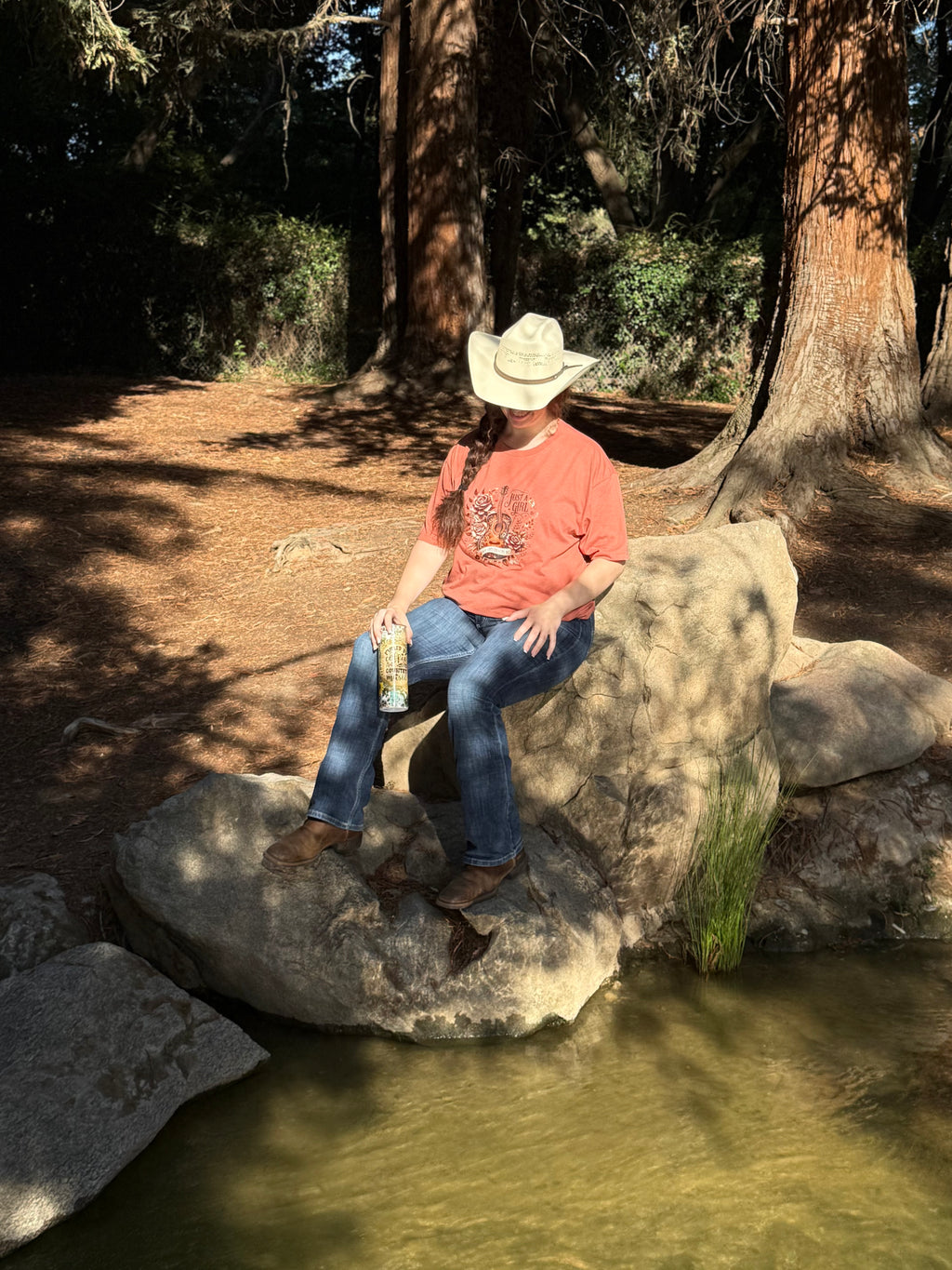 #5012 - Just A Girl Who Loves Country Music - T-Shirt